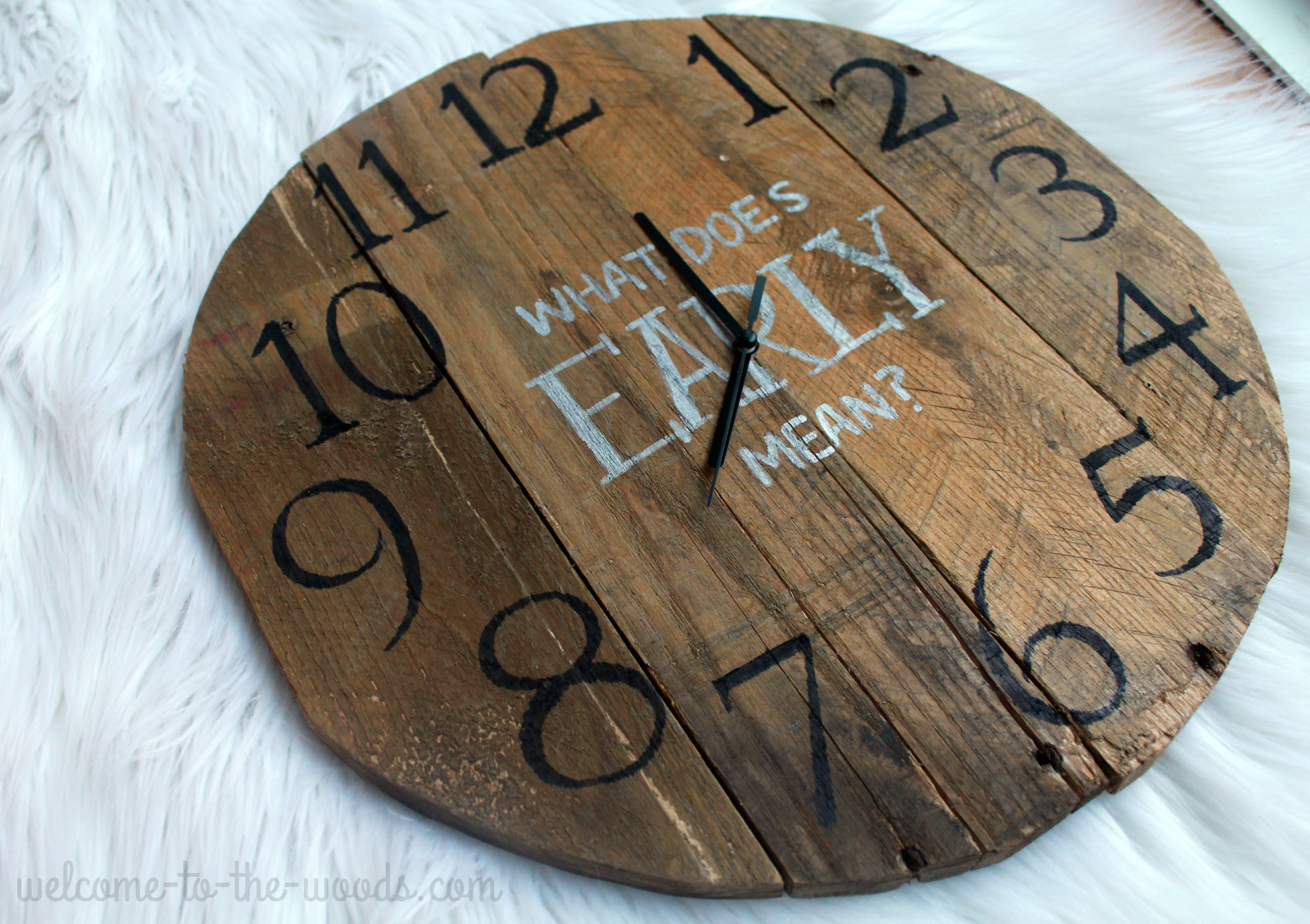 DIY Clock From Pallet Wood