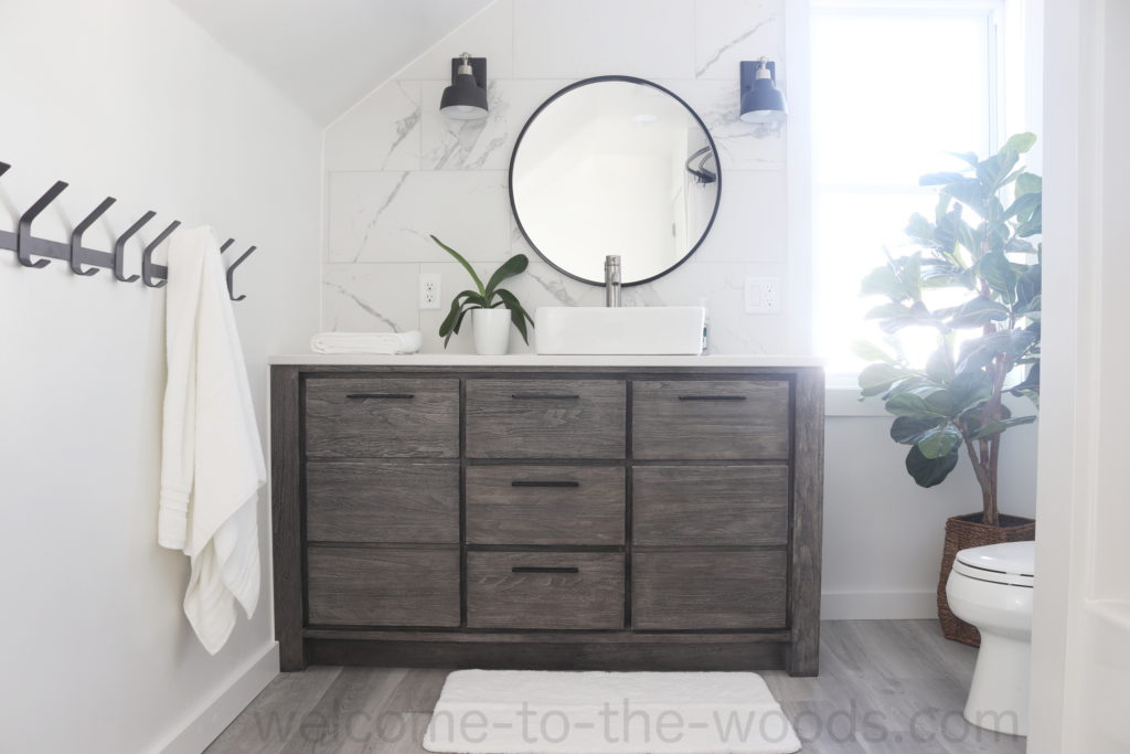 This modern bathroom renovation final reveal is the most beautiful space I've seen in a long time!
