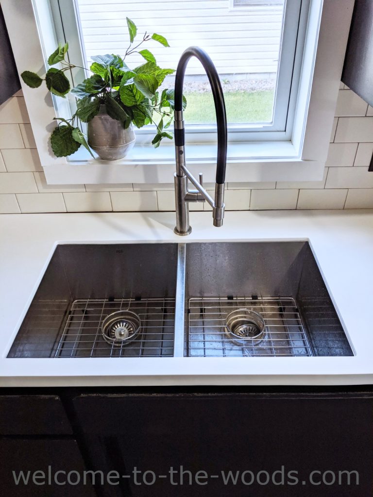This Vigo modern faucet and sink combination is a high-quality luxury kitchen accessory you won't regret buying!! @vigoindustries #vigoindustries 